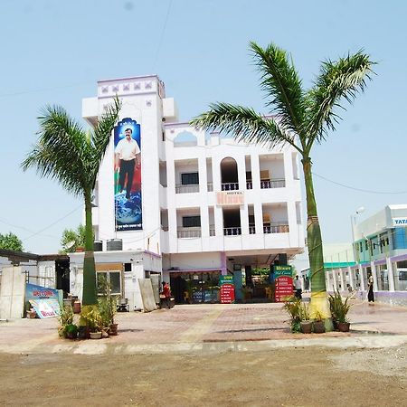 Hotel Utsav Ширді Екстер'єр фото