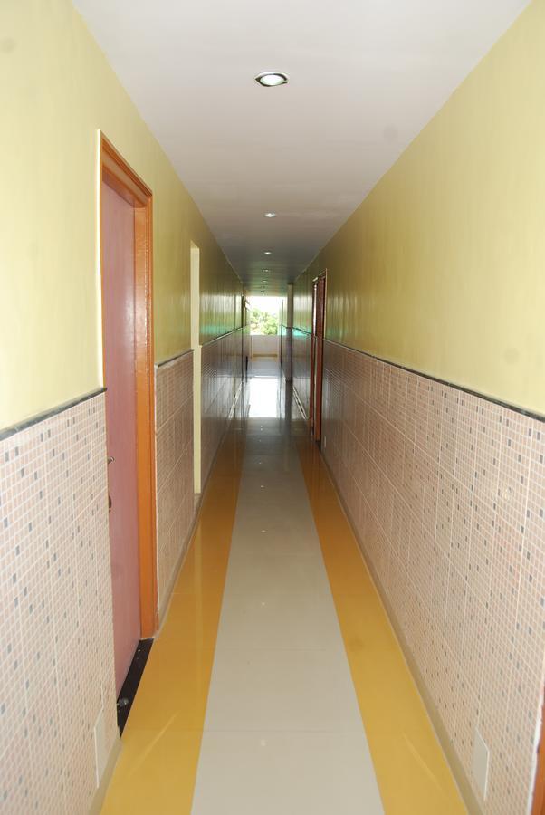Hotel Utsav Ширді Екстер'єр фото