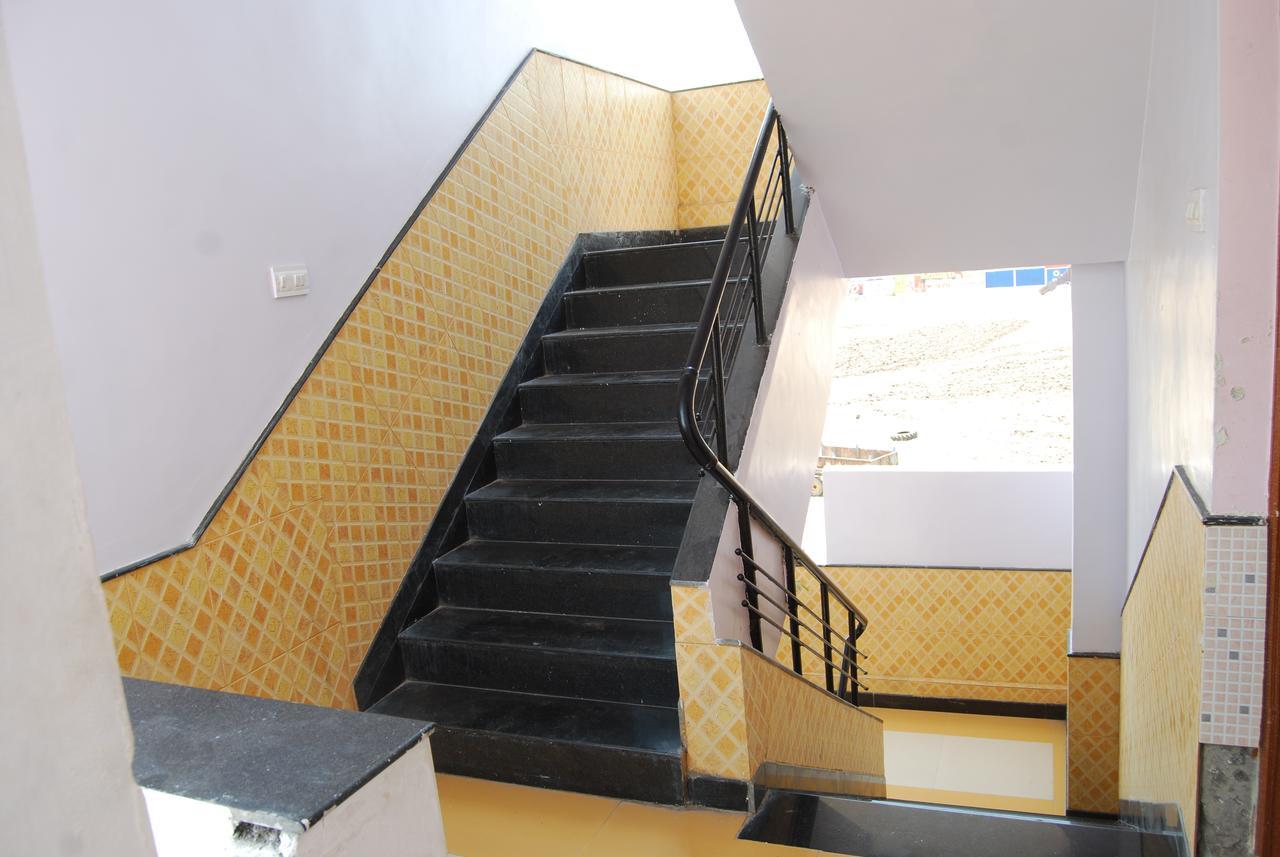 Hotel Utsav Ширді Екстер'єр фото