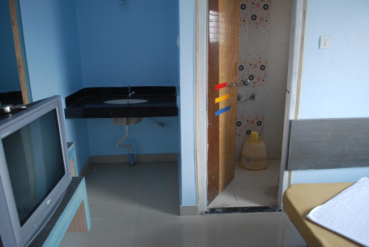 Hotel Utsav Ширді Екстер'єр фото