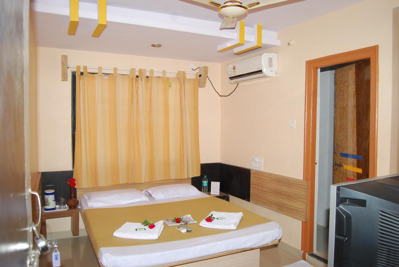 Hotel Utsav Ширді Екстер'єр фото