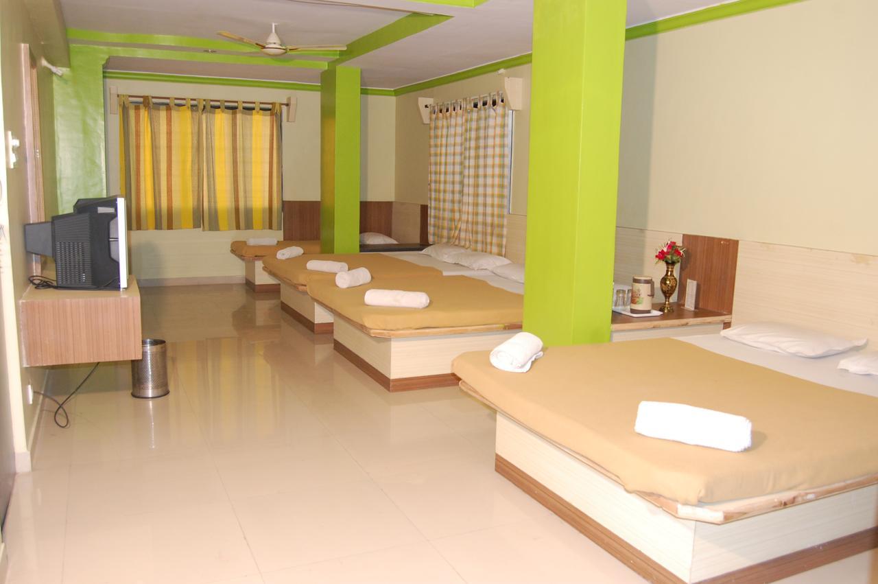 Hotel Utsav Ширді Екстер'єр фото