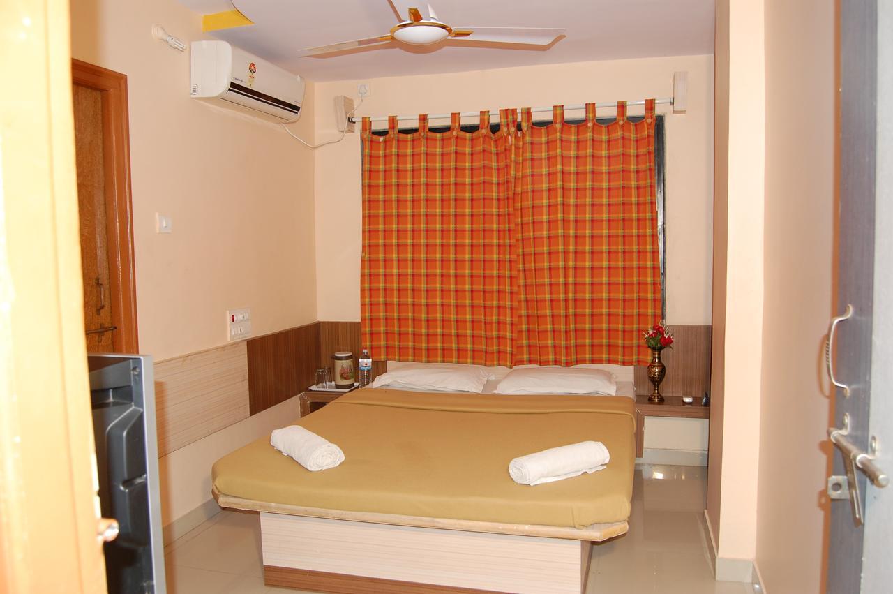 Hotel Utsav Ширді Екстер'єр фото