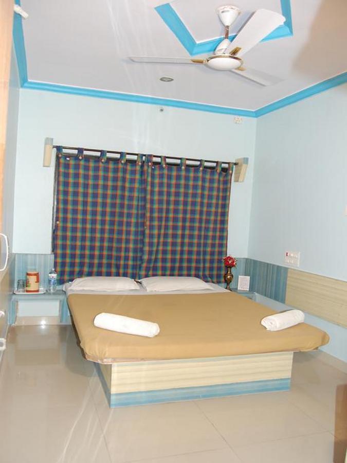 Hotel Utsav Ширді Екстер'єр фото